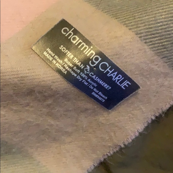 Scarf - Picture 3 of 4